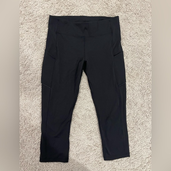 lululemon athletica Pants - Lululemon crop leggings - with zip back pocket and side pockets